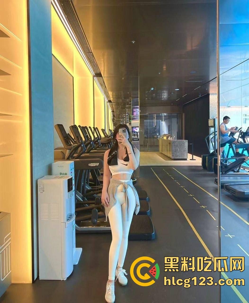 健身教练赵娣金火爆视频外泄，臀翘奶大，骚姿扭到飞起，2000块一节课你们觉得值不值？-15