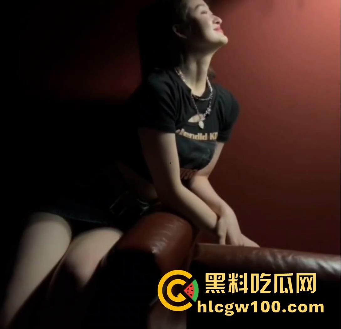 沈阳NICE CLUB酒吧高冷陪酒小姐【沈敏】醉酒被捡尸,事后清醒后还要求炮友再来一次,巨骚无比!-4