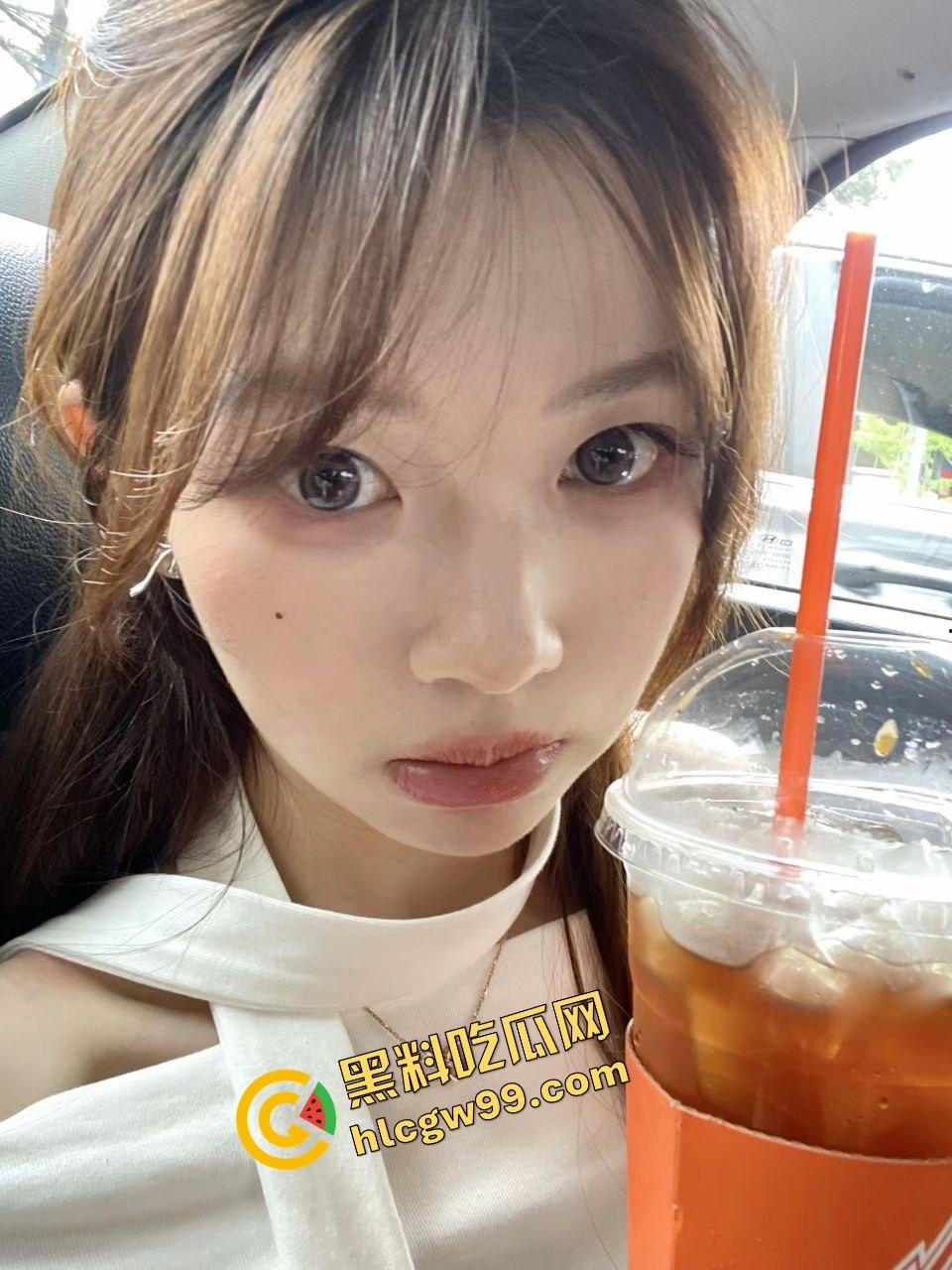 河北中医药甜御细腰尤物【曾欣怡】欠操小母狗与男友玩3P，白皙嫩体口爱后怼暴插骚穴！独家曝光流出！-1