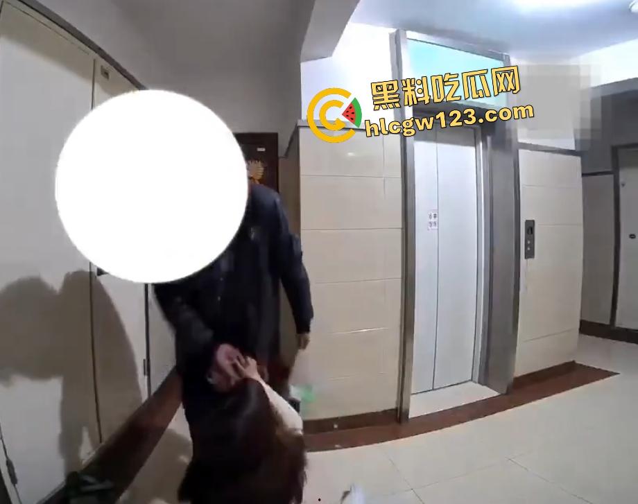 沈阳“窝瓜国王”家暴抖音【沉睡的猫.,】,女子下跪求饶仍被拳打脚踢,打完还被出轨抑郁导致流产!-3