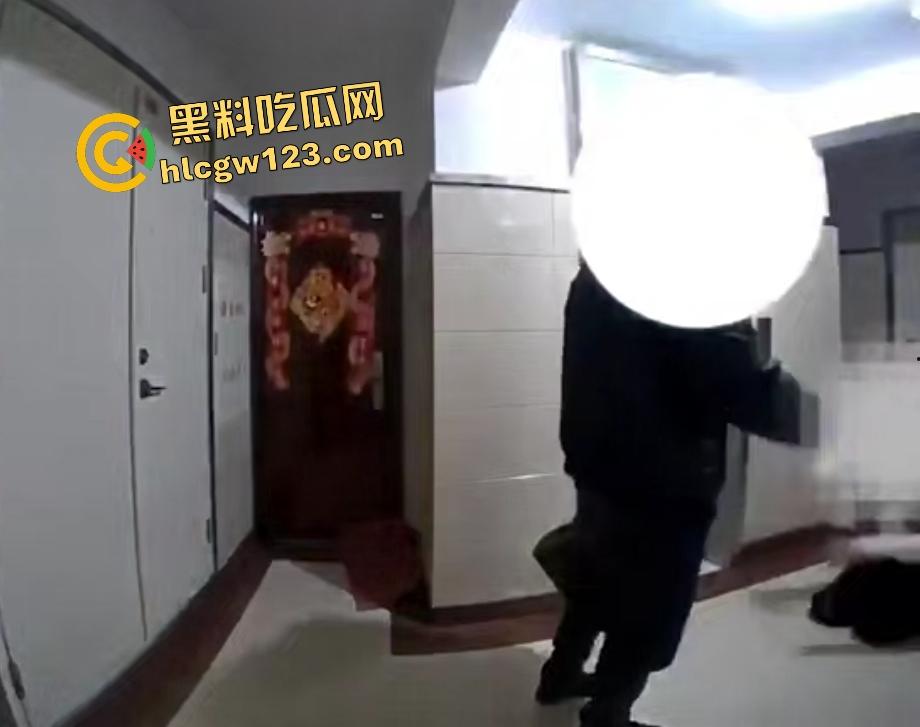 沈阳“窝瓜国王”家暴抖音【沉睡的猫.,】,女子下跪求饶仍被拳打脚踢,打完还被出轨抑郁导致流产!-4