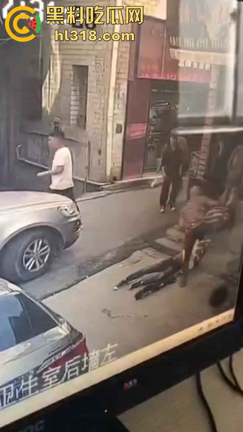 郑州男子持菜刀，砍杀奸夫淫妇，妻子出轨被老公发现，拿菜刀当场砍死奸夫，再追妻子狂砍！-6