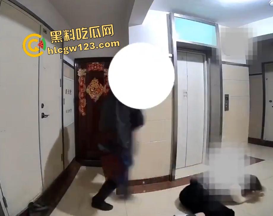 沈阳“窝瓜国王”家暴抖音【沉睡的猫.,】,女子下跪求饶仍被拳打脚踢,打完还被出轨抑郁导致流产!-7