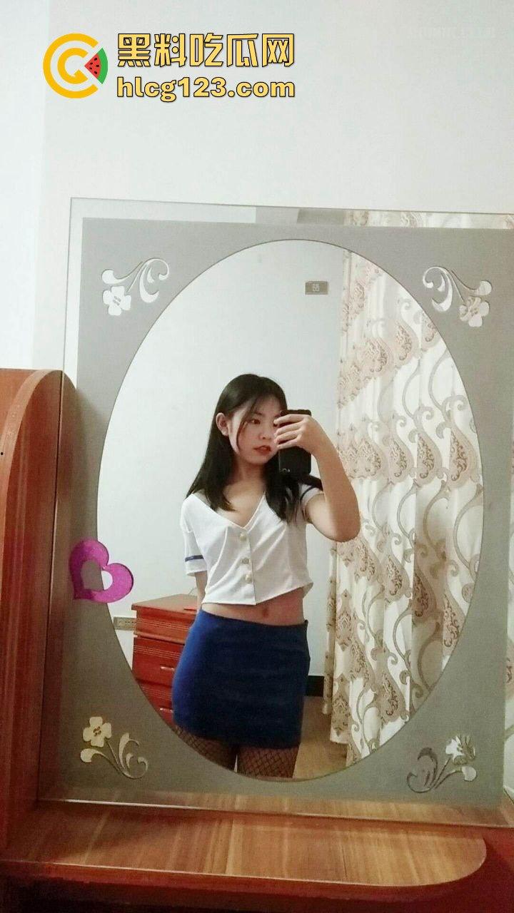 居家制服学生妹自拍大翻车！骚气十足的自慰视频外泄，网友：这小骚穴等不及了吧？-5