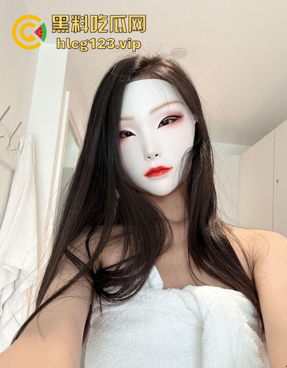 情侣嫩模SadMiss私拍泄密!面具加极品身材,吓人又撩人!-1
