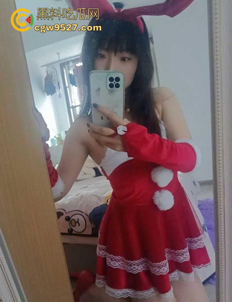 华南理工大学反差学姐【沈嘉怡】小穴空虚竟频繁约炮成瘾！露脸舔屌口活超绝，真是是各个眼镜九个骚啊！-1