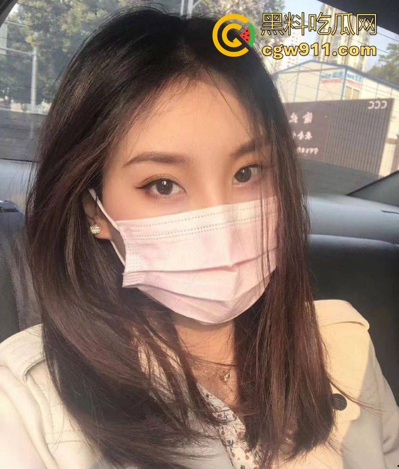 约炮浙江大学【胡雯璨】私密视频流出,床上揉胸吃鸡狂秀舌技,巨乳撅起被内射,跟学校的她完全相反!-3