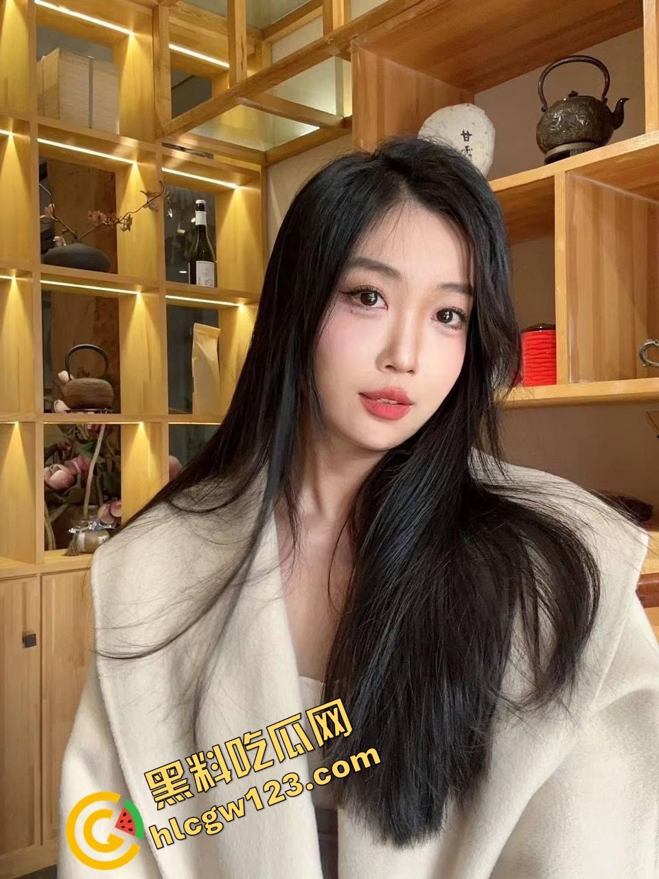 广东骚妹新招数流出，口交不加糖不带感，嘴含跳跳糖猛舔猛炸，龟头被炸成炮仗鸡炸得滋滋响！-4