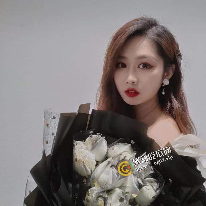 北京海淀区教师 杨佳佳 反差曝光 这个美颜绝了 十级美颜效果 真人竟然长成这样!-3