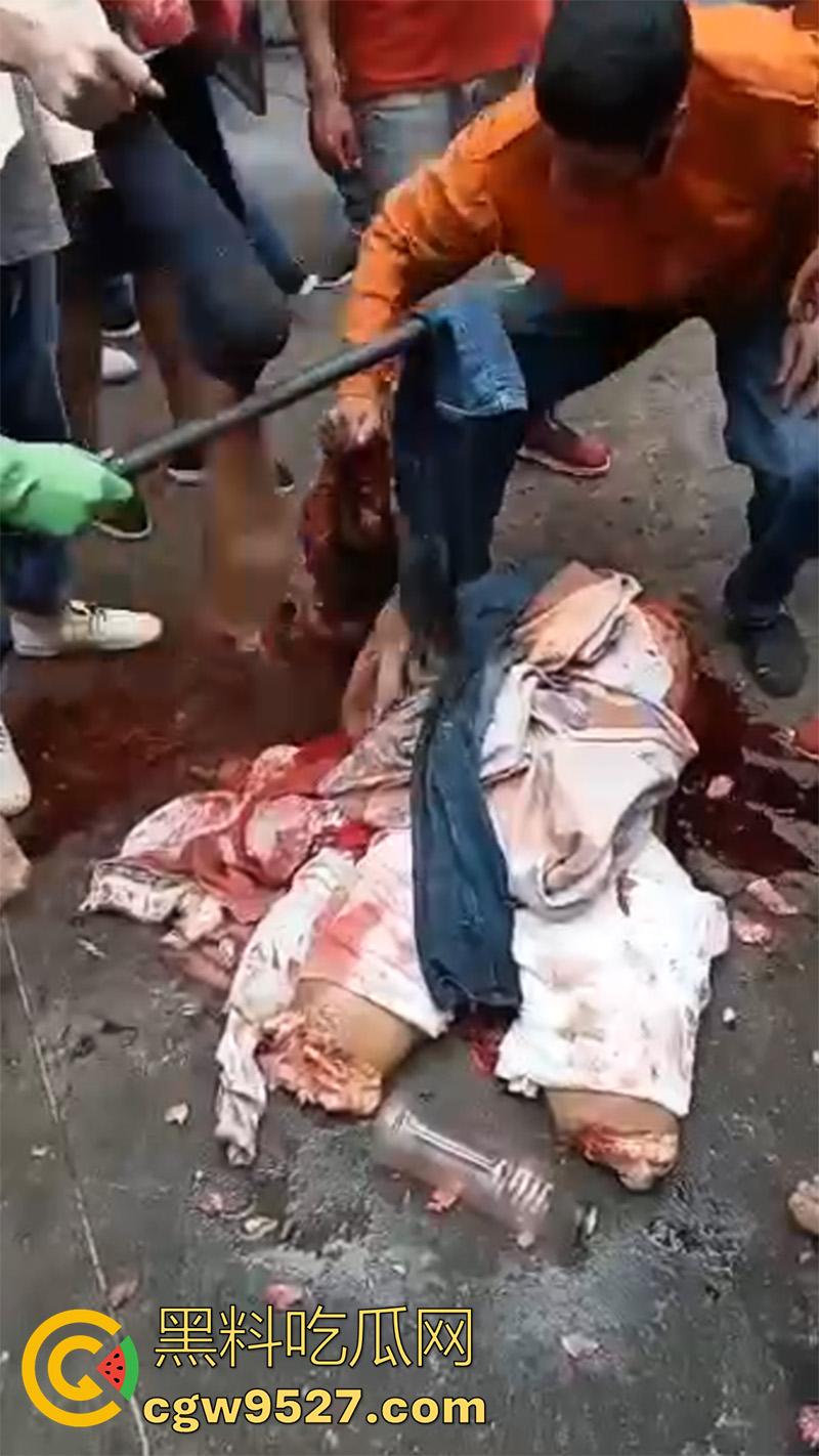 暗网流出血腥合集，吃人腿爆头剥皮车祸，想要的应有尽有，场面血腥过于重口，胆小者谨慎观看！-1