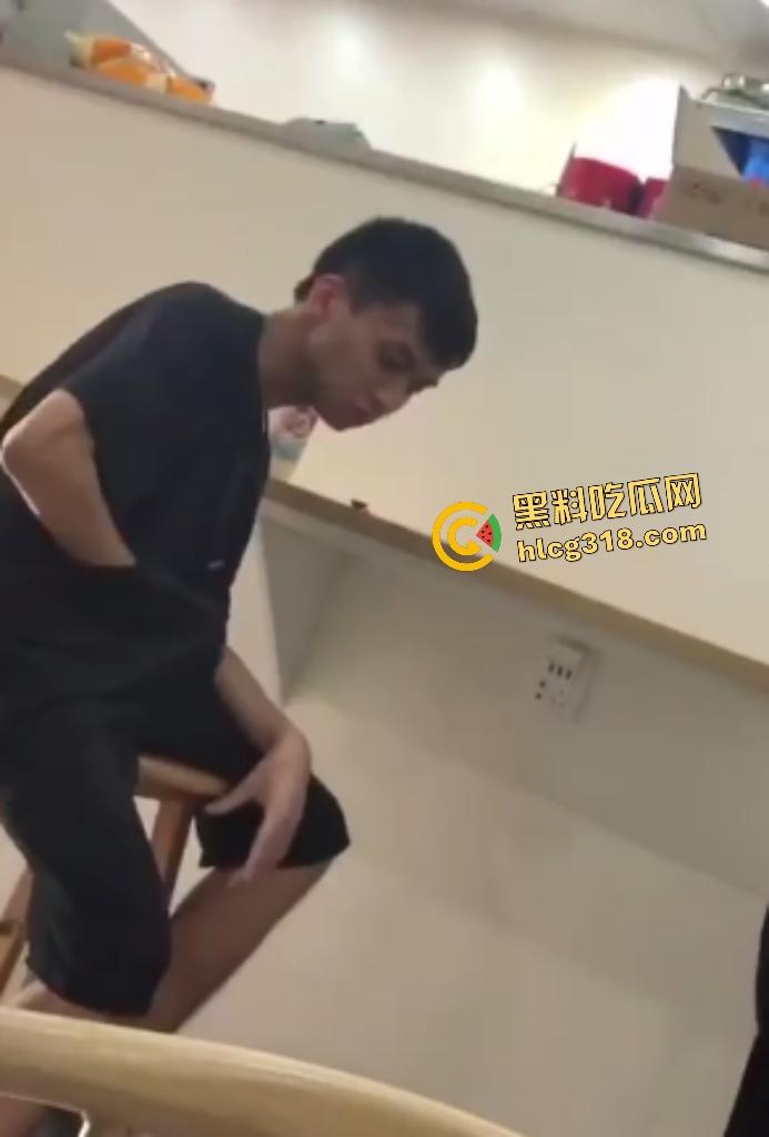 当众打飞机合集!来学学这些大神是如何在公共场合射精还不被发现的吧!-2