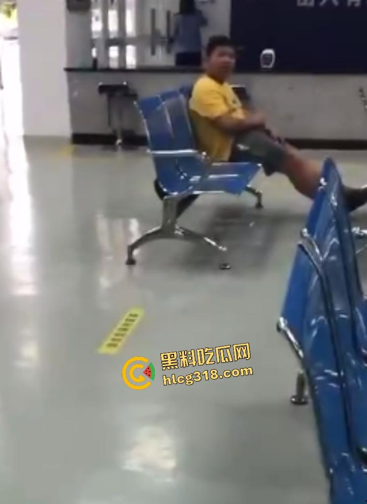 当众打飞机合集!来学学这些大神是如何在公共场合射精还不被发现的吧!-8