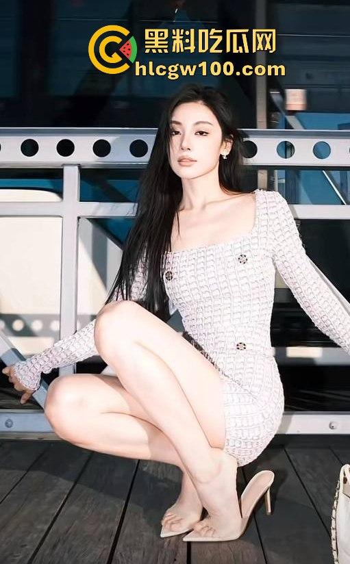 抖音反差婊【殷萧童】的大瓜吃了吗,直播双开一半抖音一半黄播的女主现化身名媛妄想挣脱互联网记忆。-7