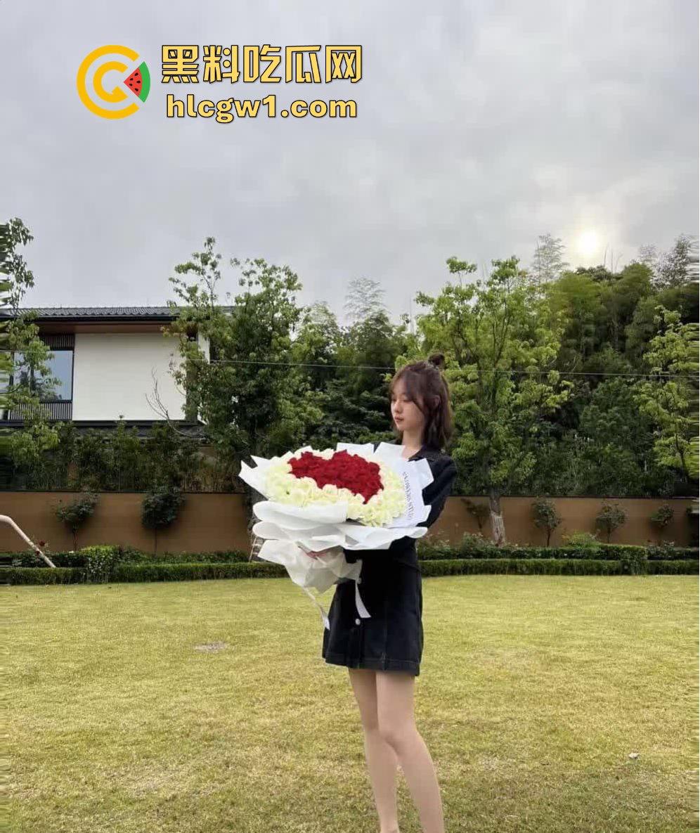 秦皇岛顶级模特御姐【王思涵】爆辣登场!性感紧身衣裹出绝美S曲线,腿长直逼天际,骚气难掩!-2