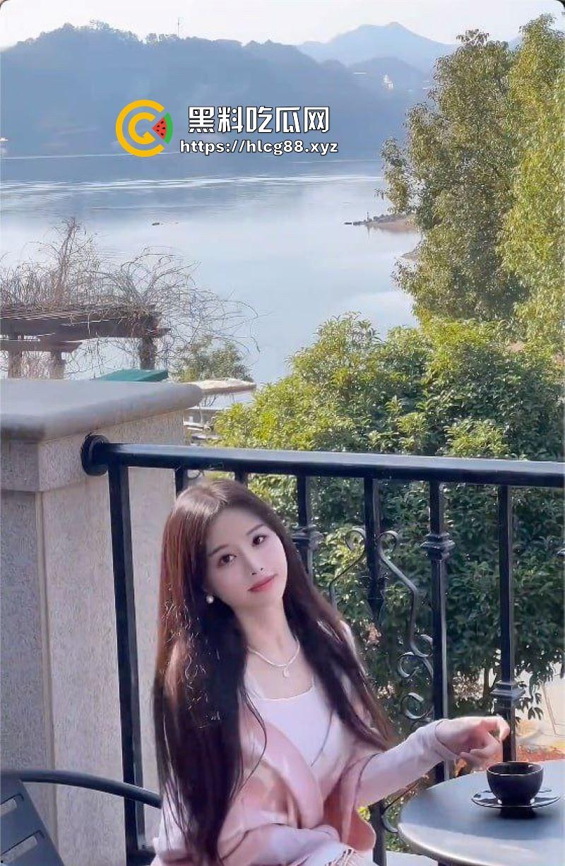 高颜值性感御姐【林晓怡】出轨被老公曝光视频，酒店情趣黑丝跳蛋调教 大屌直插花蕊，操的骚鸡淫叫连连！-5