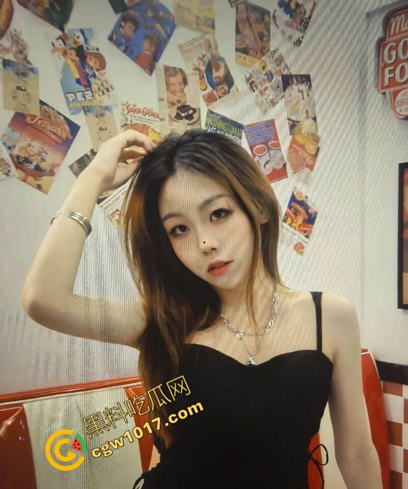 上海应用技术大学爆炸性丑闻！【王肖莉】包养艳照惊天曝光，多姿势性爱，骑乘扭腰压榨，尖叫不断！-3