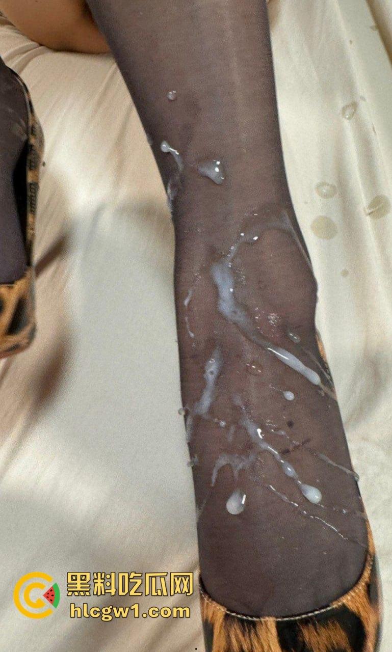 瓜友爆料约炮长沙少妇【钱多多】高跟丝袜场面火爆,精液喷满丝袜惊呆众人!-1