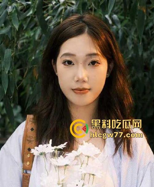 真实勾搭有男友的大二学妹 吃宵夜喝完趁着酒微醺后带回酒店跟兄弟玩3P 没想到学妹会这么配合！-2