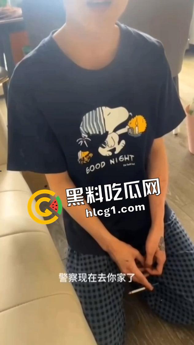 全网丢人的精神小伙【陈浩轩】背着女友偷吃被抓！被女友打的头破血流 现场视频流出-7