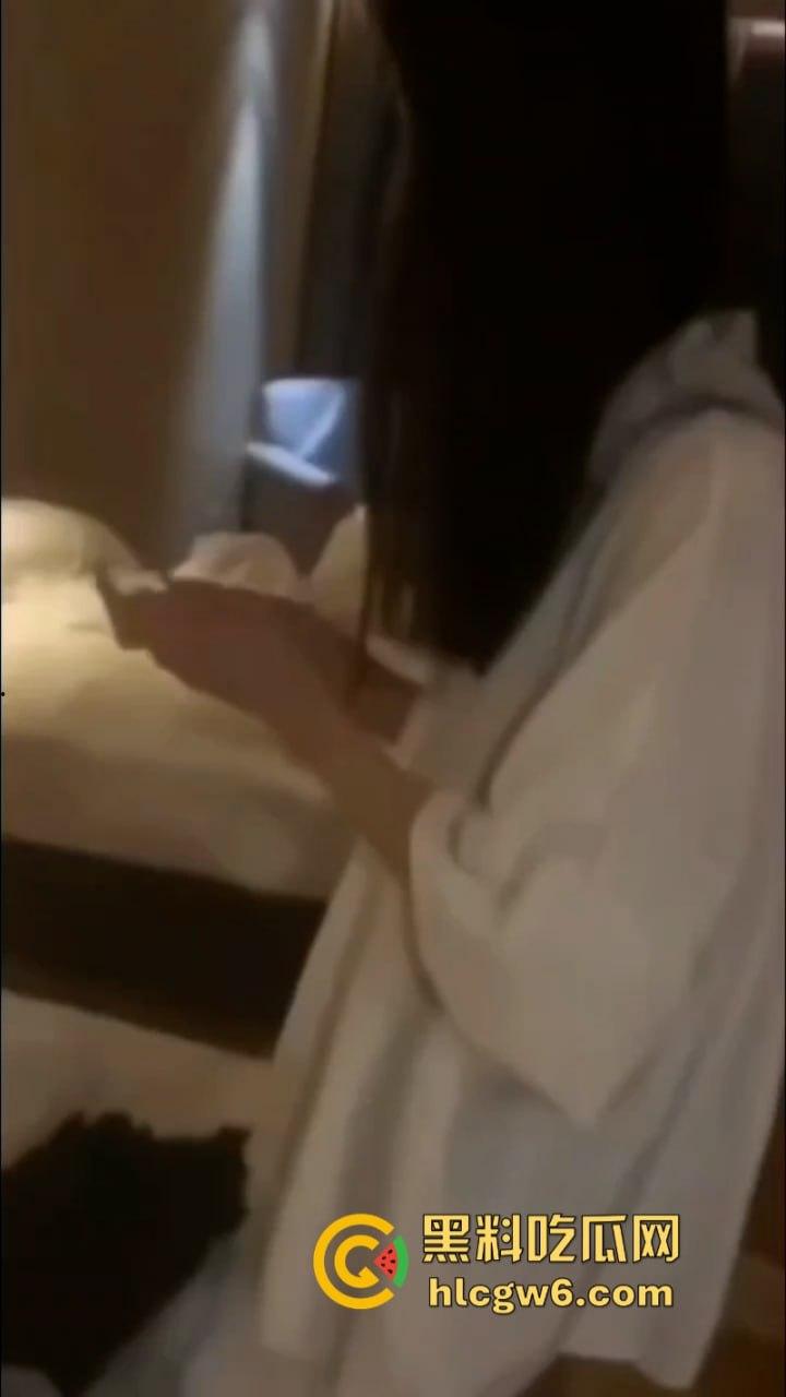 厦门小伙网恋奔现大翻车 开房约炮裤子一脱双鸡对望 萌系女友竟是变态男娘？-7