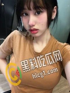 06年巨乳留学生私房照片流出，国外留学的反差婊小妹性欲旺盛平时没事爱拍点自慰视频给男友看，惨遭男友泄密-9