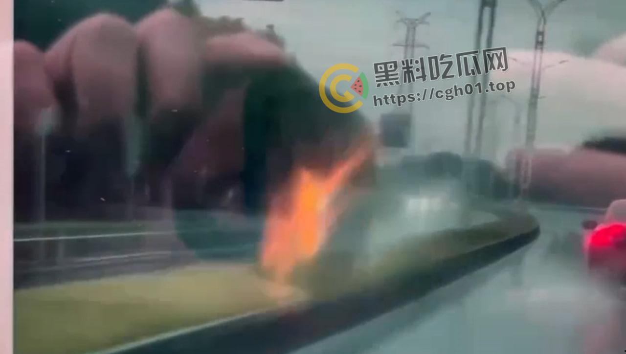 苏州小鹏p7失控 网红女车主当场死亡 疑似雷达失效 现场视频流出-5