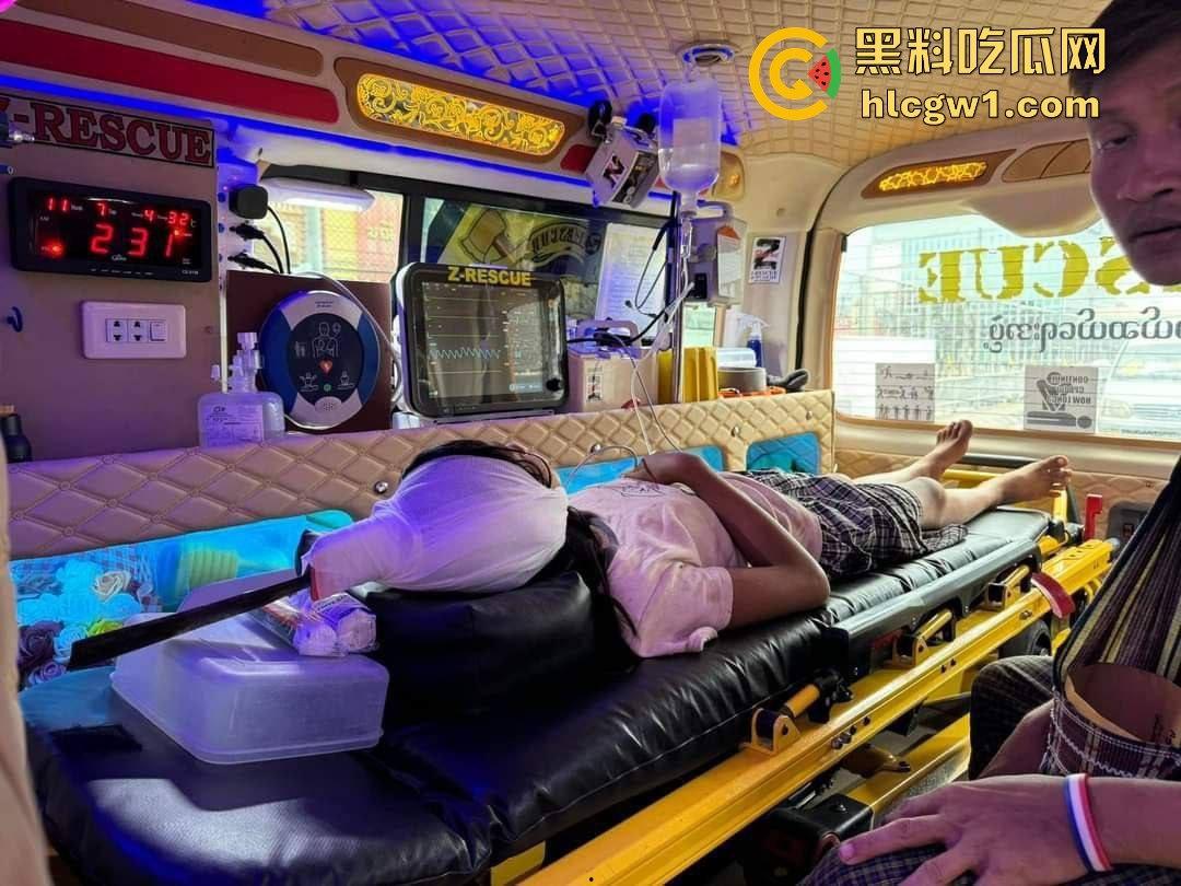 妙瓦底一女孩头部被刀插入！竹片墙掉刀酿惨剧，紧急送往泰国湄索医院！-6