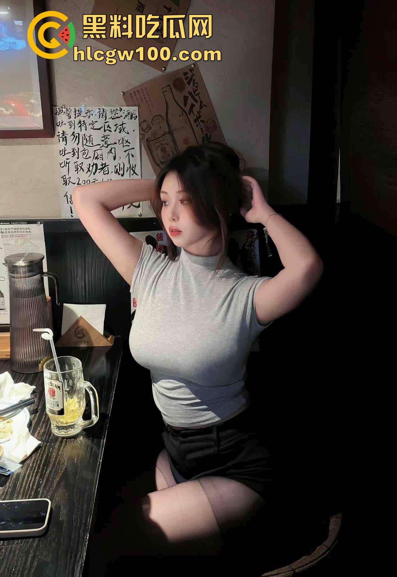 石家庄绿帽奴在线炫耀淫妻老婆边口边自慰 自己把自己玩高潮 脸红喘息骚到不行 瓜友们觉得这种老婆值几彩礼?-2