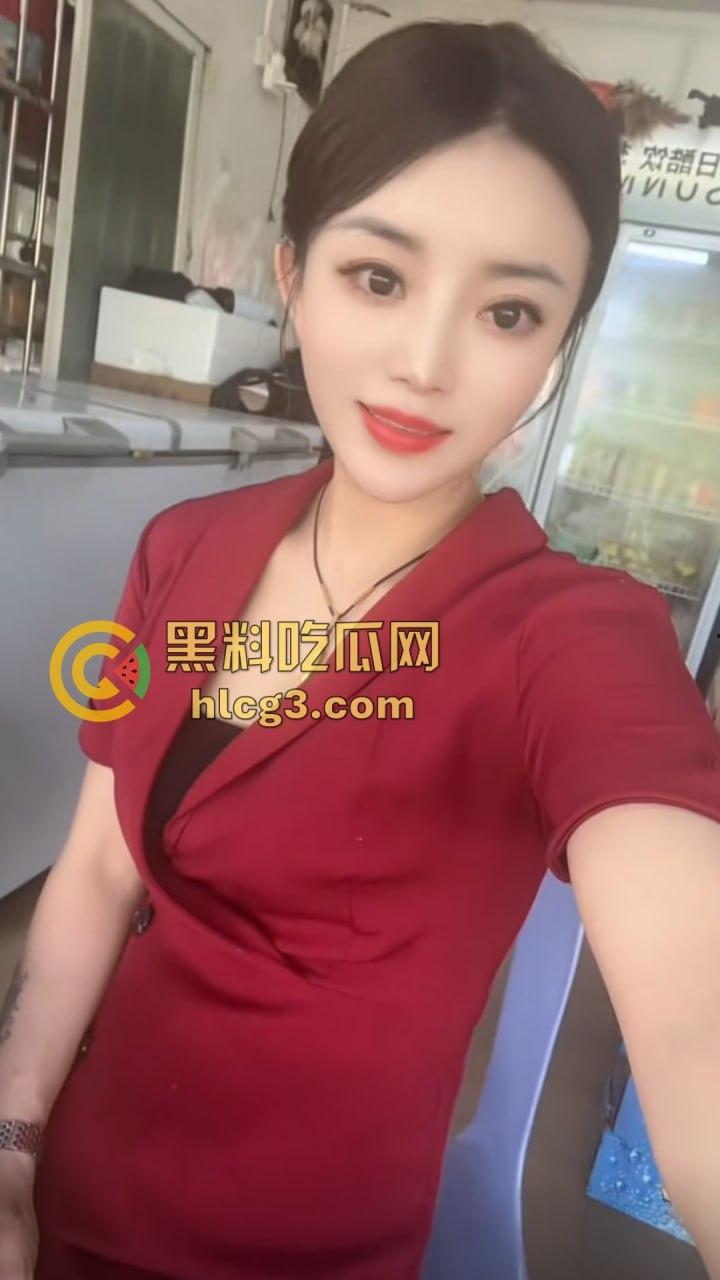 广东澄海1987烧烤店火辣老板娘『张丽华』与老板卷帘门内激情啪啪视频曝光,烧烤店一夜爆红!-2