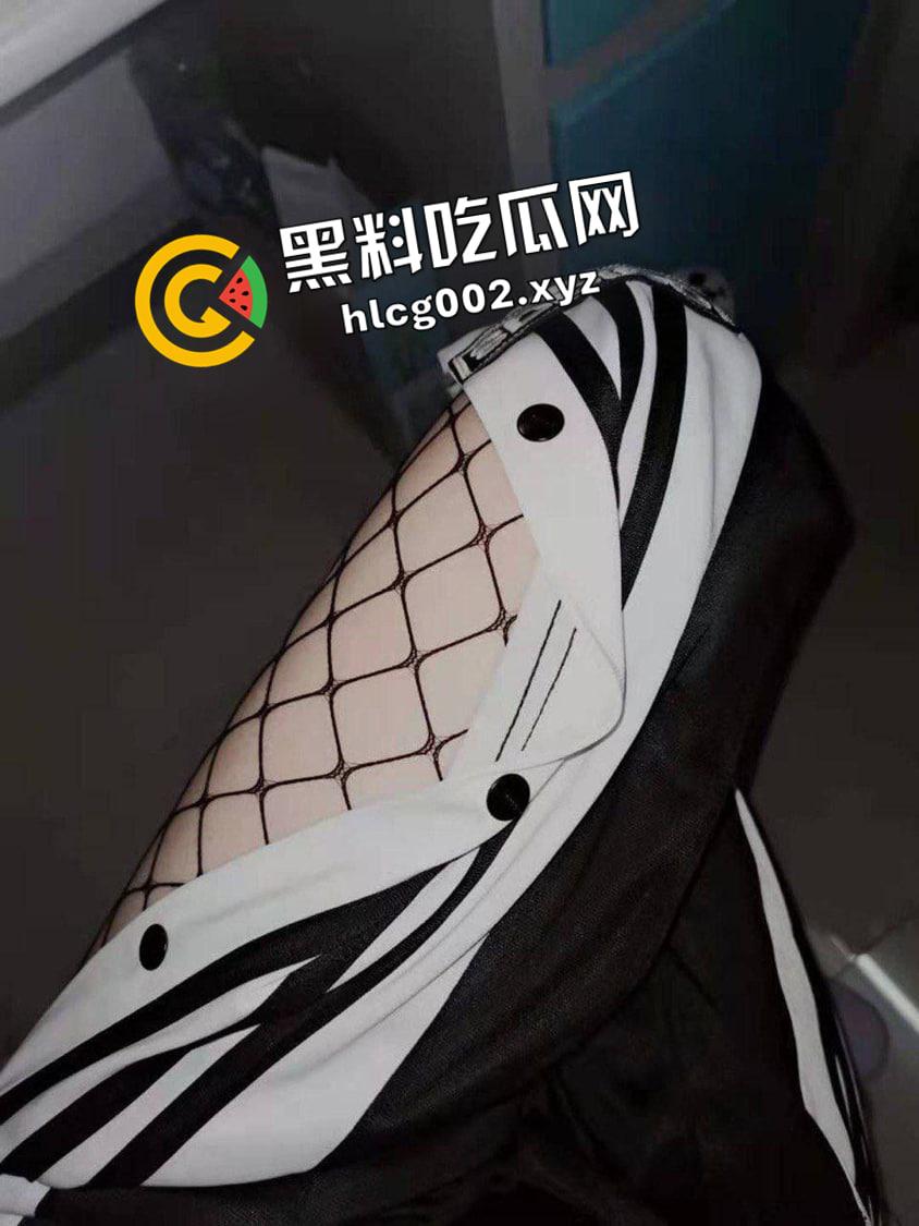 四川大学汉语言专业女大学生的私密时刻 没有反差 24小时的骚 爆操视频被男友流出-8