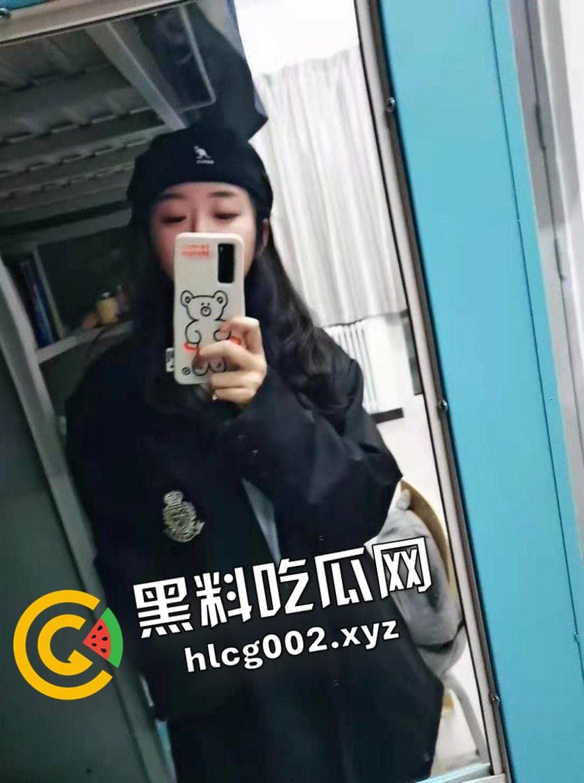 四川大学汉语言专业女大学生的私密时刻 没有反差 24小时的骚 爆操视频被男友流出-9