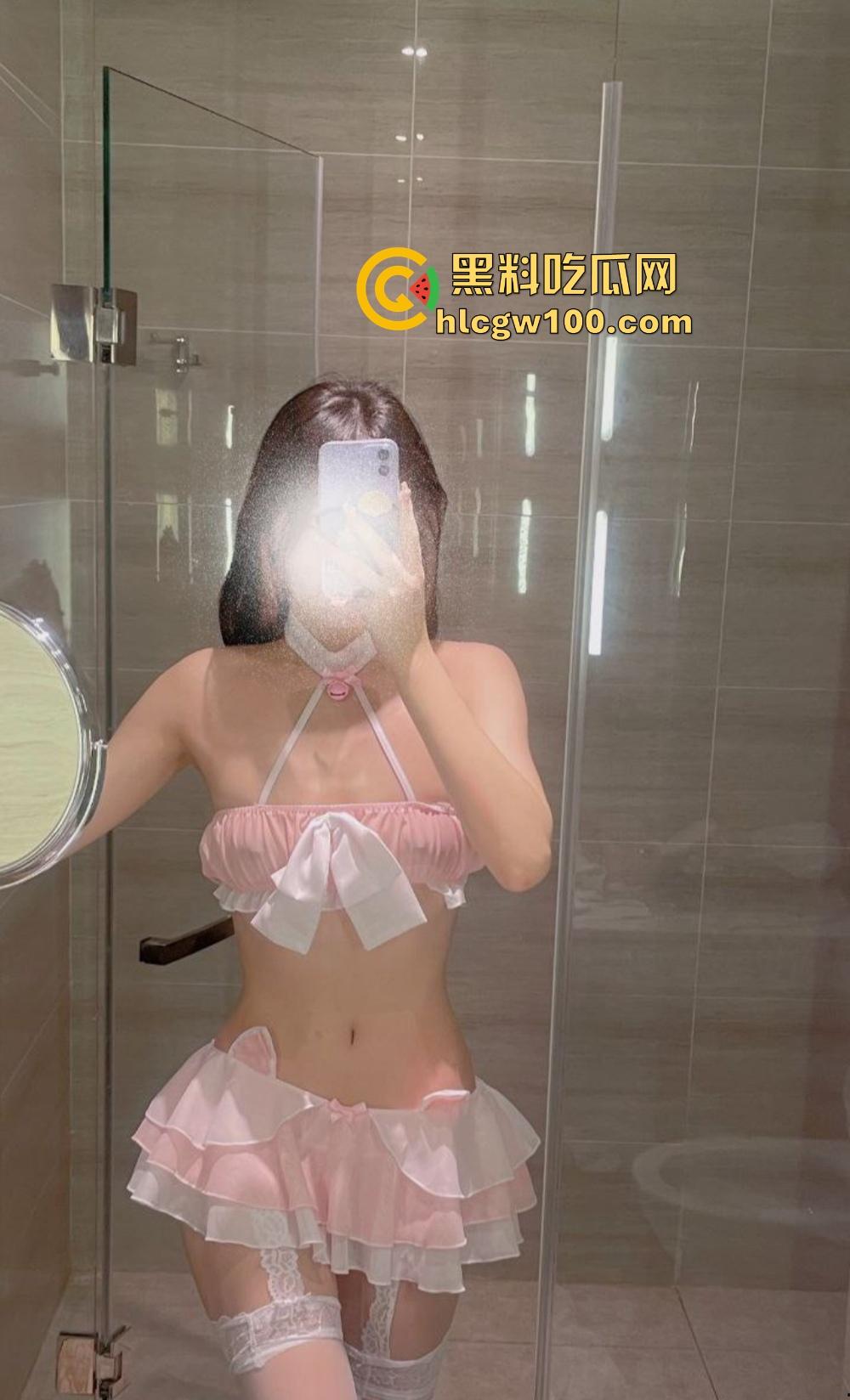 校花竟然是OF老司机,南京大学JK长腿美女『左晴』公开舔鸡巴秀技术,吃鸡还能比耶,鸡巴都被吸软了!-29