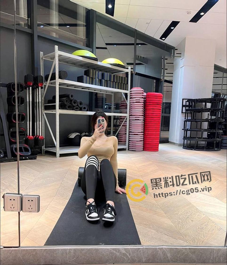 新势力医疗美容院股东 网红美女 美羊羊 做股东还下海 挣两份钱 卷死同行-8