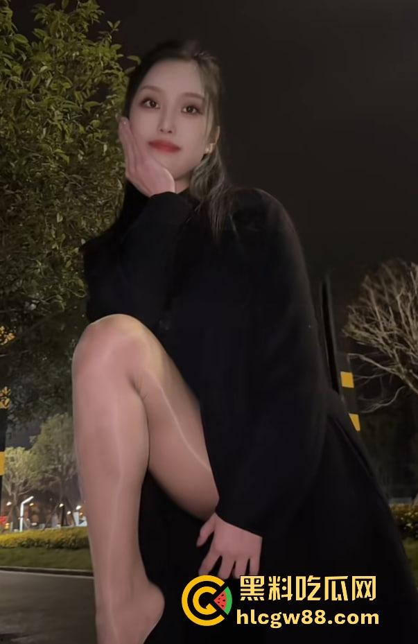 吉林医专骚母狗【杨思思】长腿极品学生妹性瘾炸裂,天天网上撩骚发自慰视频勾网友操,水手服约啪流出直接硬爆!-4