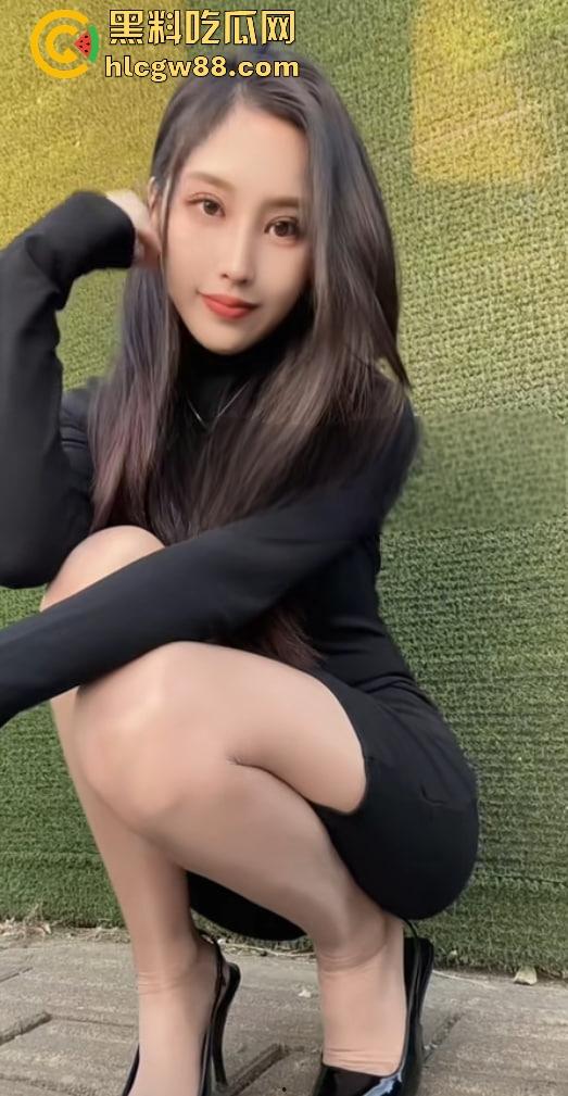 吉林医专骚母狗【杨思思】长腿极品学生妹性瘾炸裂,天天网上撩骚发自慰视频勾网友操,水手服约啪流出直接硬爆!-12