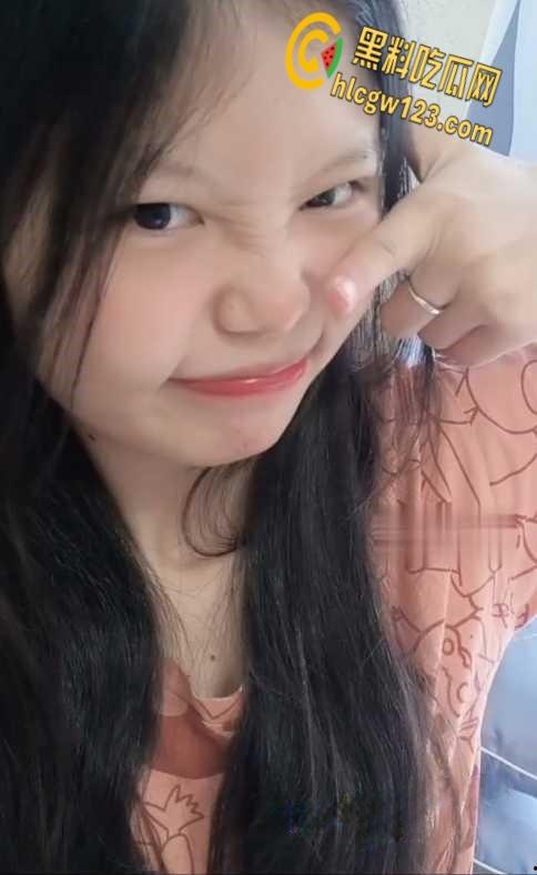 福建泉州师范学院【胡琼月】， 热恋期间约炮调教视频曝光， 后入爆操最后全射口中！-4