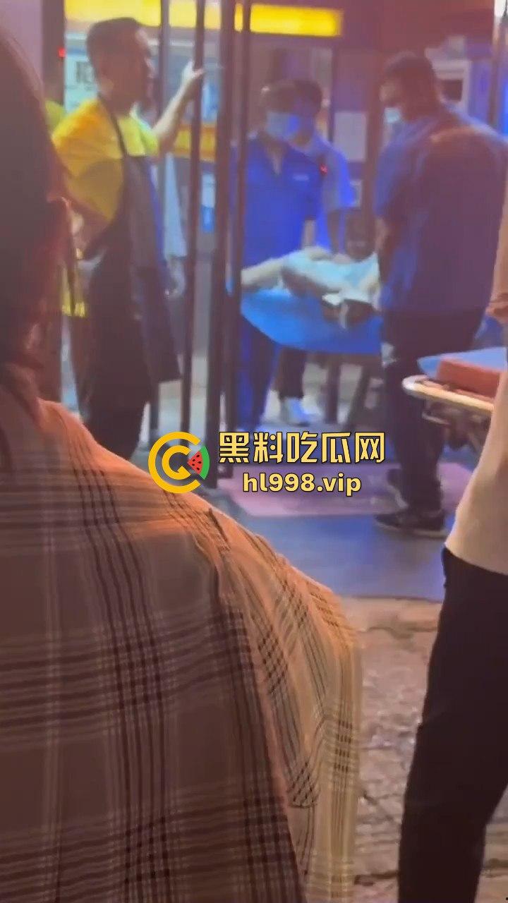 湖北武汉60岁大爷网恋奔现太激动！见红裙女子血压飙升，直接送医院抢救！-3