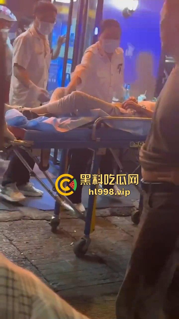 湖北武汉60岁大爷网恋奔现太激动！见红裙女子血压飙升，直接送医院抢救！-5