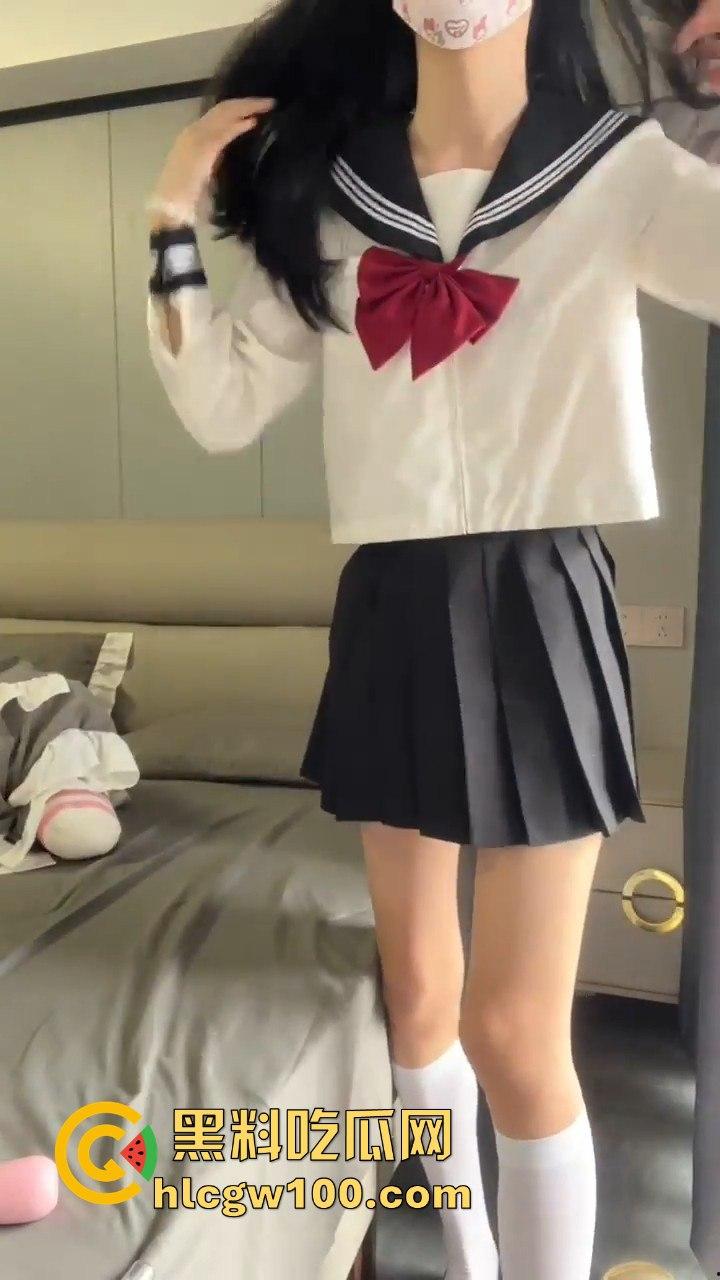 厦门大学清纯学生【林惠】自慰视频流出，微博【GNOHZY_】反差母狗道具自慰玩到失控！-4