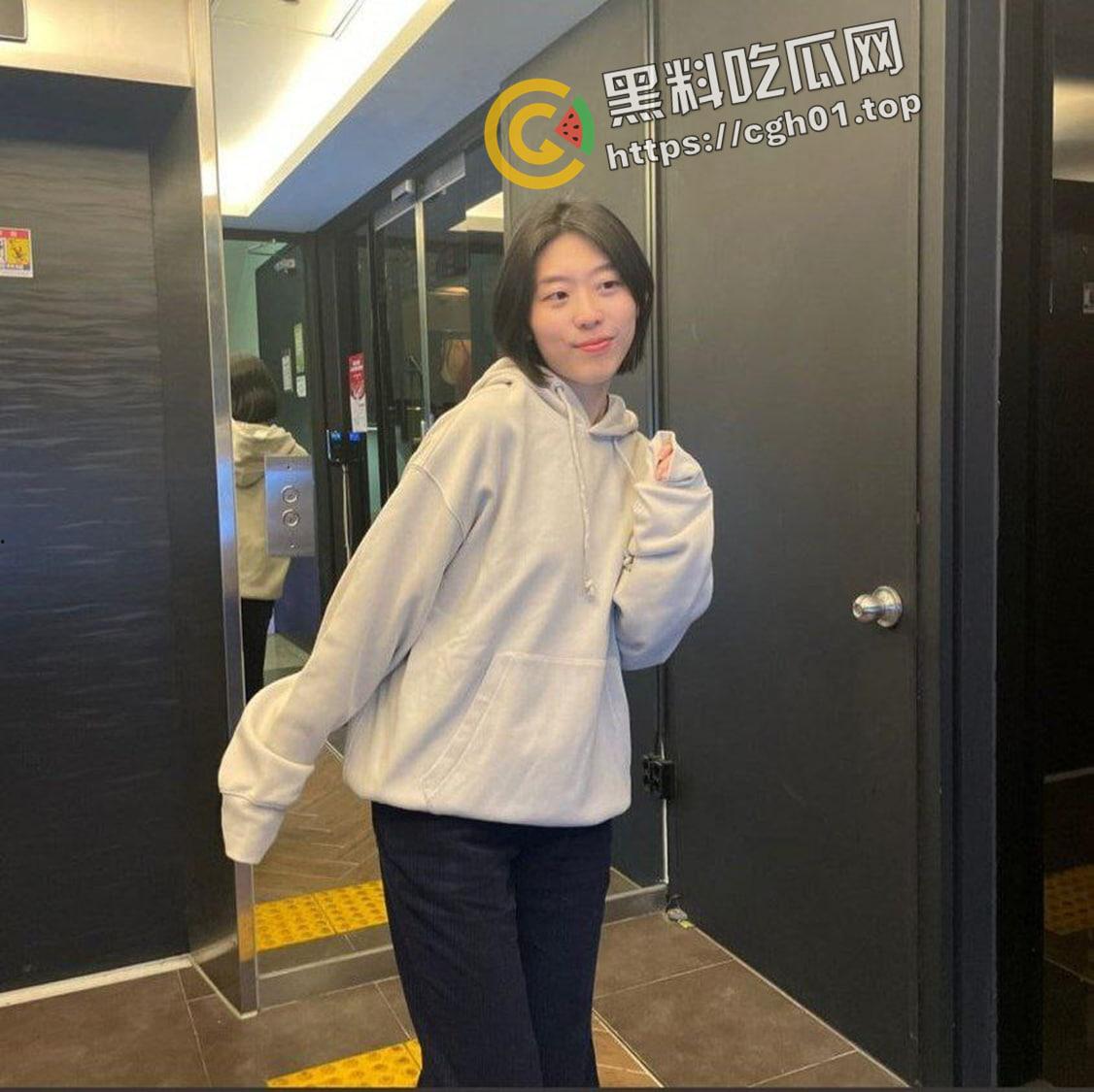 健身教练的新赛道！北京女教练风骚自拍浓密阴毛 桃红乳晕 勾引学员买课还不让操  私密视频照片被流出-5