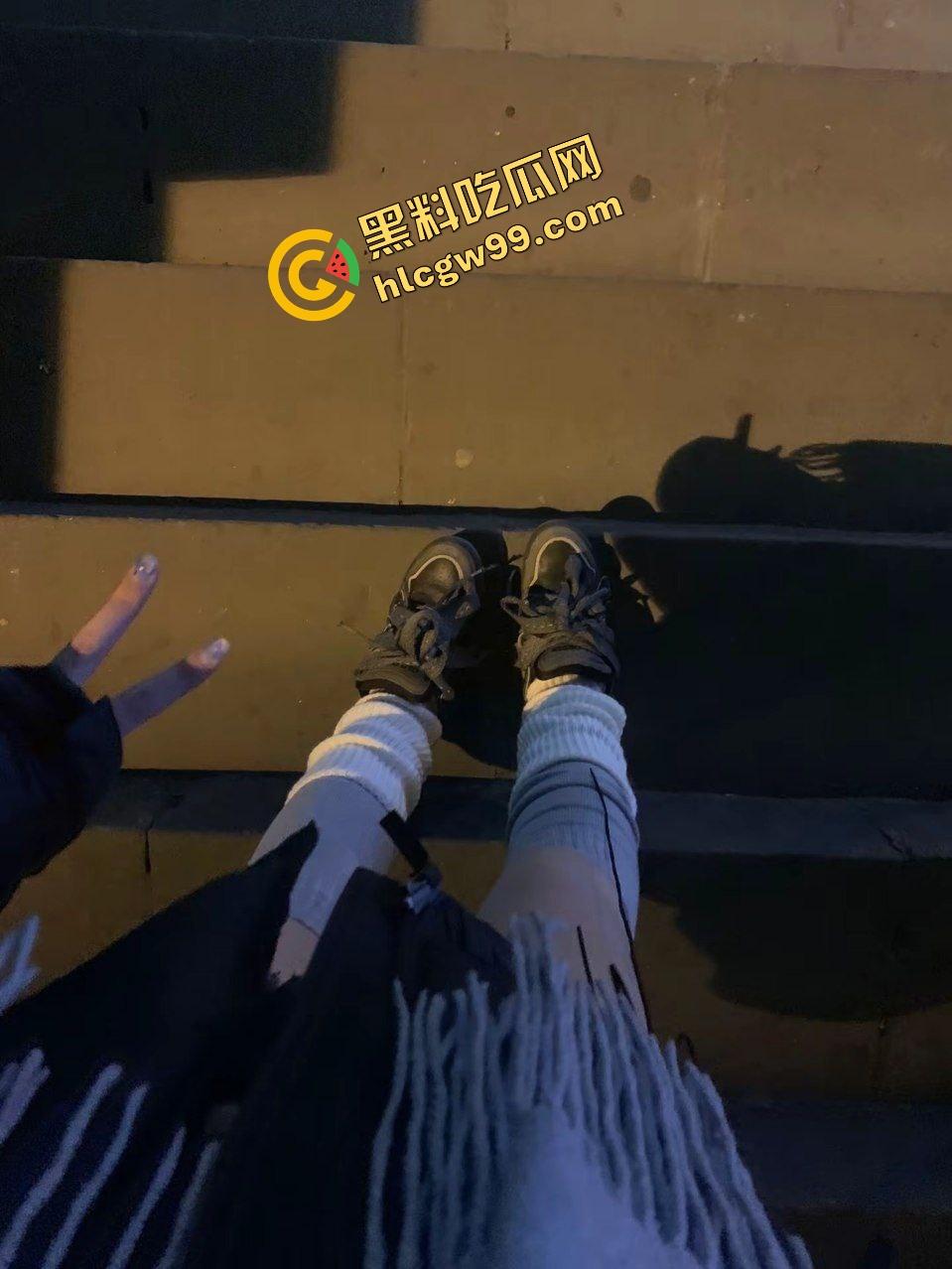 抖音上戏院纯欲反差骚货『葫芦呼噜』白皙酮体与大哥酒店刺激打炮,前后两面爆插穴!独家曝光流出!-4