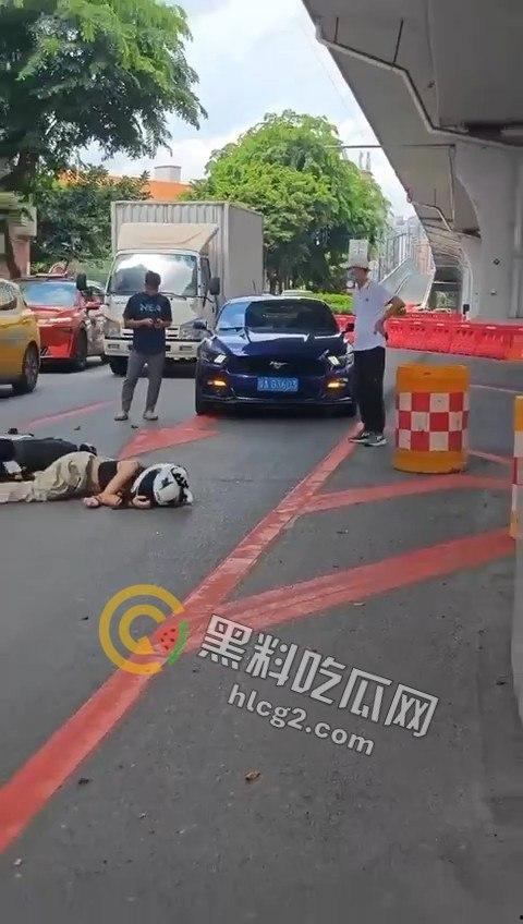 广州野马司机疯狂撞击骑电动车超正小姐姐,现场目击者震惊:简直不可思议!-9