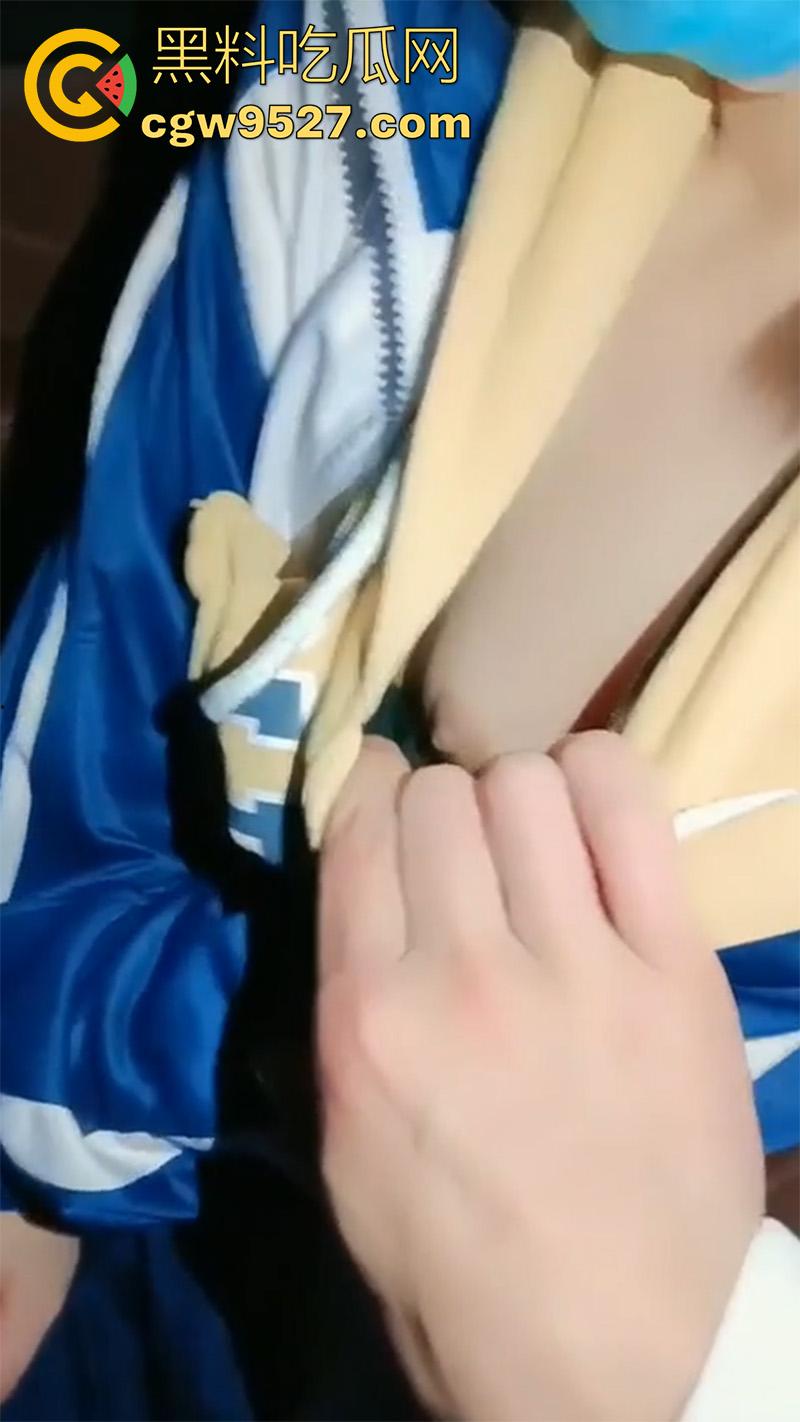 校服小妹卖初夜，为装逼请同学吃饭，含泪卖掉处女第一次，大哥毫不怜香惜玉，暴力抽插都操哭了！-1