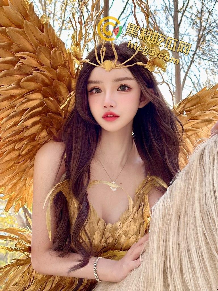 花臂纹身TS【依依】酒吧卫生间大胆玩直男鸡巴，刺激至极！-11