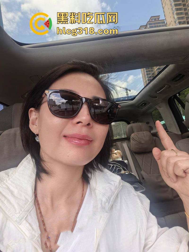 浙江极品人妻【王权怡】性爱视频曝光！短发熟妇在线约炮，淫水狂流骚态诱人，骑乘榨精浪叫声不断！-4