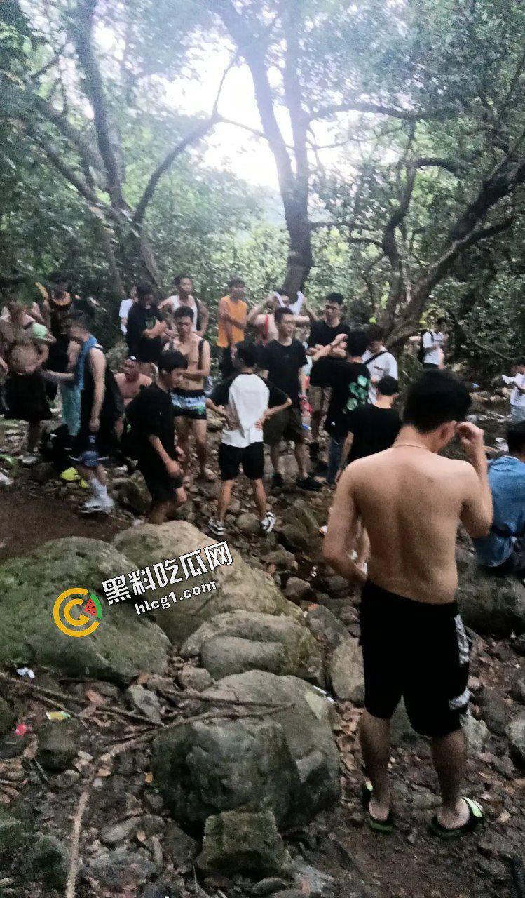 逆天事件!深圳老虎涧瀑布组织开淫趴 聚众淫乱 中年男同性交-6