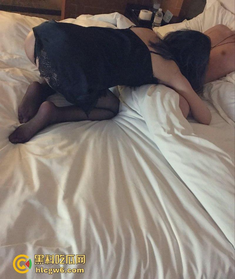 以出差的名义空降全国各地！徐州人妻【鹿林FQ】偷约探花大神酒店激情调教 主动提出录像留念公开曝光-51