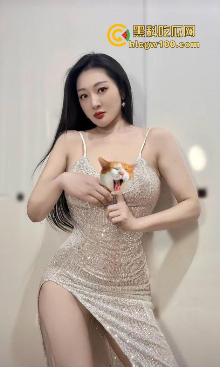 快手少妇网红【亦可馨】劲爆私密视频曝光 巨乳熟女疯狂榨精乳浪一波接一波 直让人欲火焚身-2