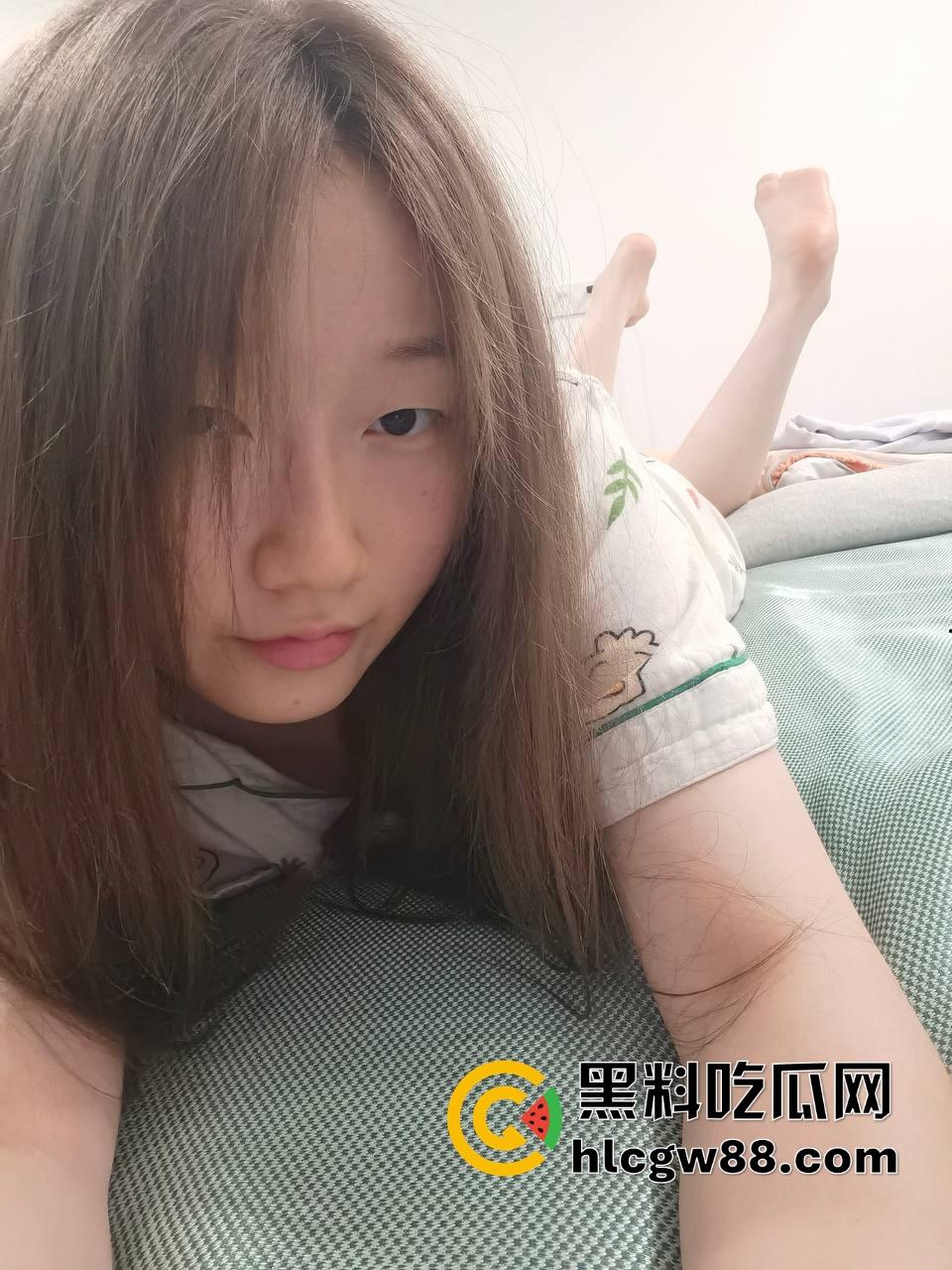 图书馆认识的学姐【宋怡】私下竟是骚浪母狗，背着男友开房放纵，被操到浪叫只求爽，不走心只走肾！-1