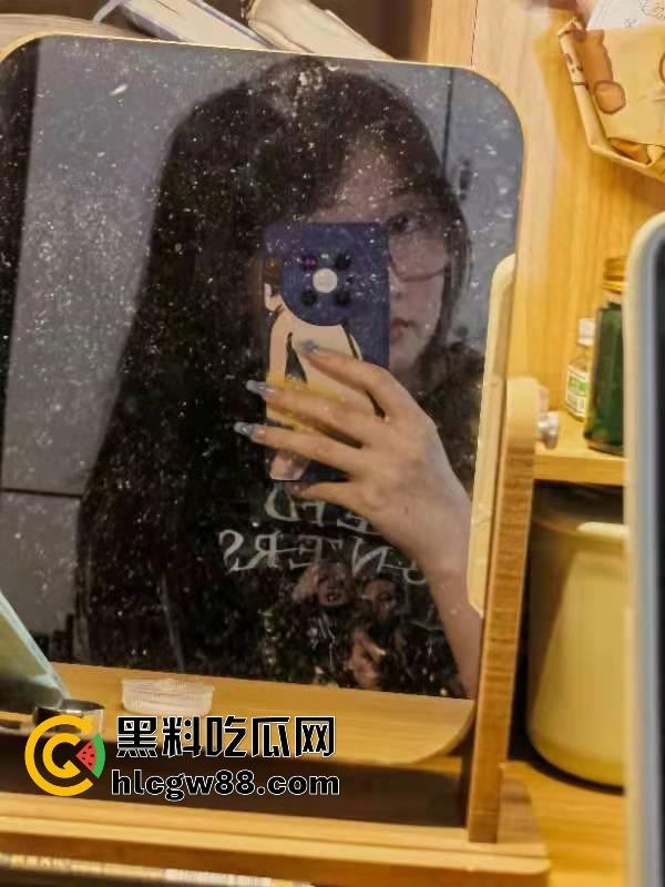 图书馆认识的学姐【宋怡】私下竟是骚浪母狗，背着男友开房放纵，被操到浪叫只求爽，不走心只走肾！-4